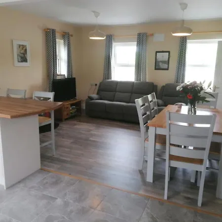 Dom wakacyjny Loophead Self Catering